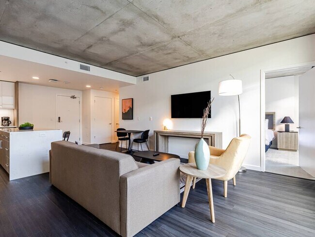 Building Photo - 1550 NW Naito Pkwy