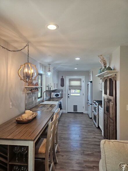 Building Photo - 24375 Leadstone Dr