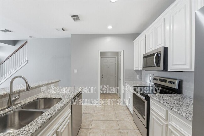 Building Photo - 1507 Sutton St