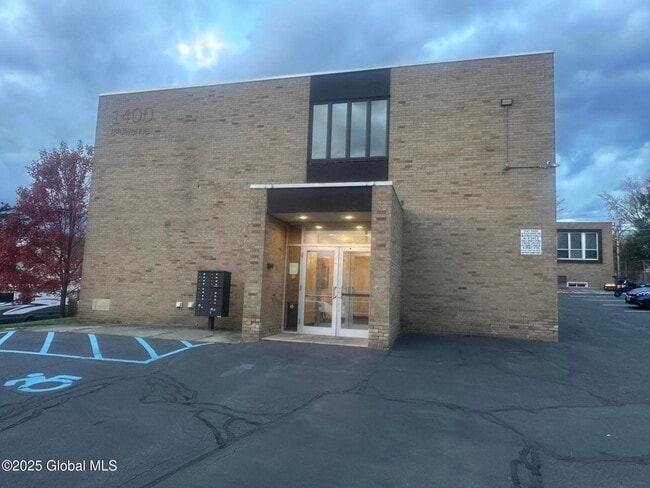 Building Photo - 1400 8th Ave