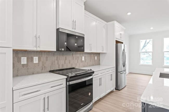 Building Photo - 417 Blairhill Rd