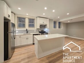 Building Photo - 4839 N Wolcott Ave