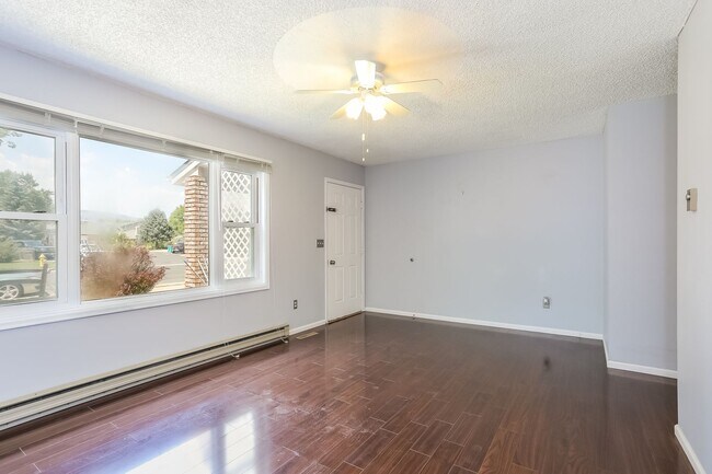 Building Photo - 824 Kimball Rd