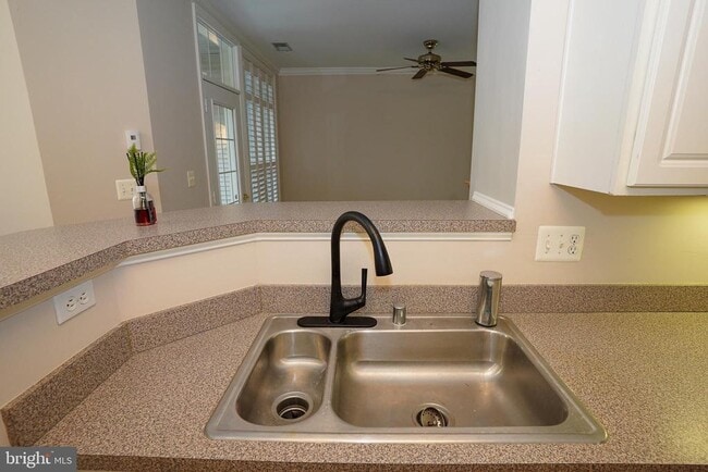 Building Photo - 2115 Ganton Green