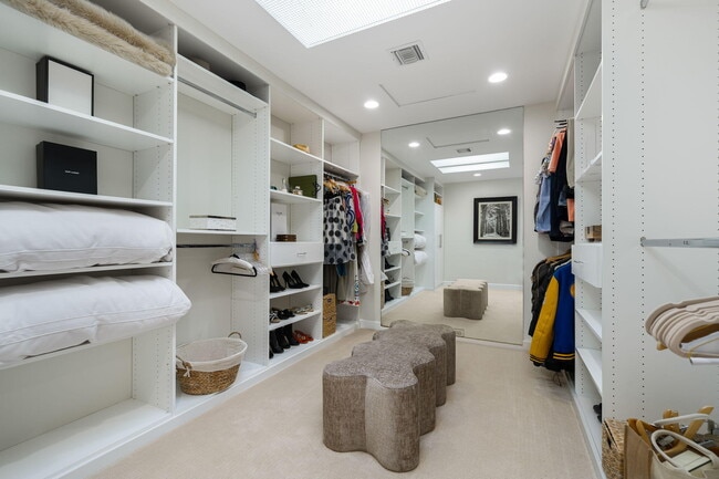 Building Photo - 6 Exeter Ct