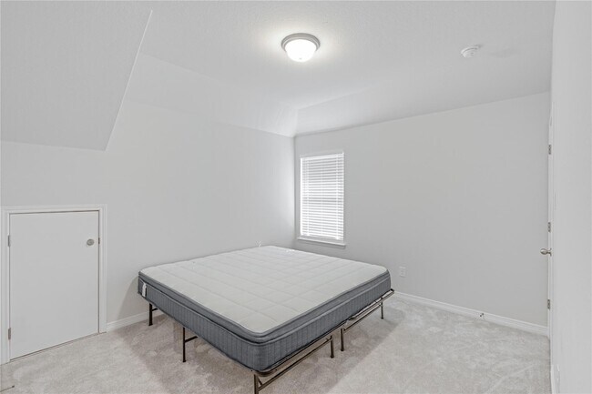 Building Photo - 213 Mira Mesa Dr