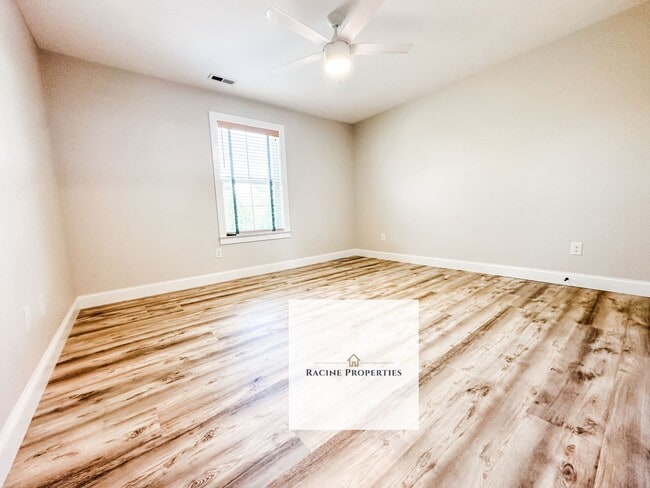 Building Photo - Beautiful Home in Greer, SC