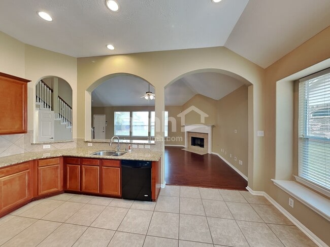 Building Photo - 25118 Auburn Terrace Dr