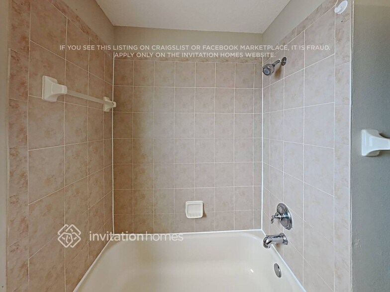 Building Photo - 16106 Bridgepark Dr