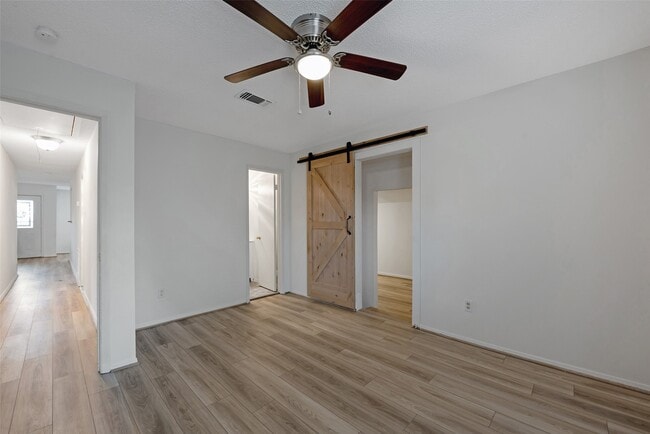 Building Photo - 910 Judiway St