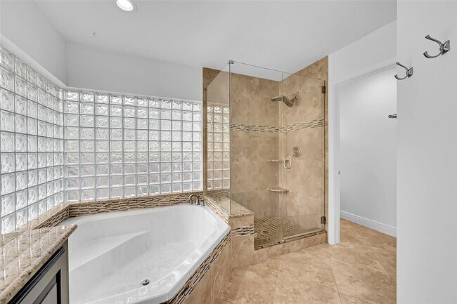 Building Photo - 4414 NW 52nd St