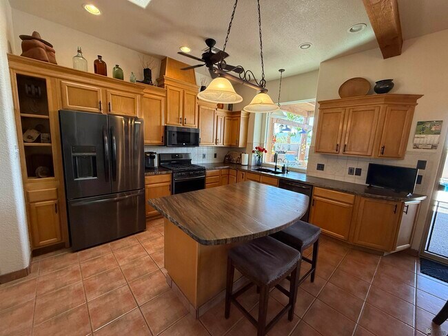 Building Photo - 12665 E Daybreak Pl