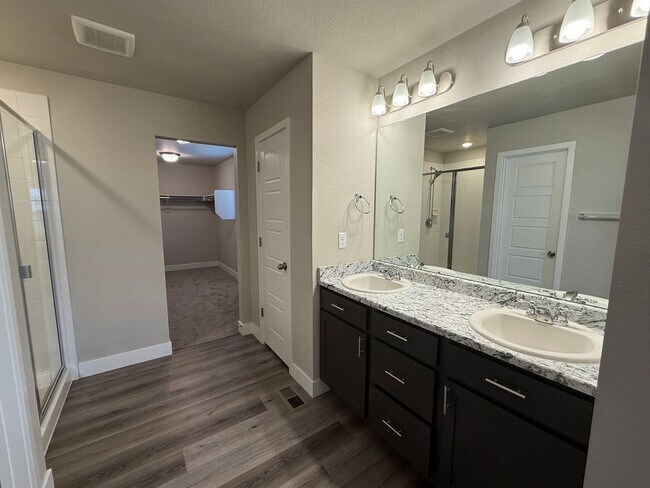 Building Photo - 5 Bed 3 Bath Home in Meridian Ranch!!!