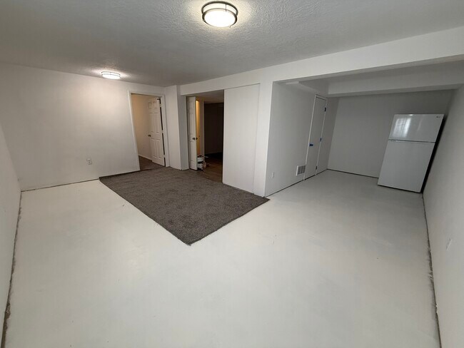 Building Photo - 451 N Montgomery St