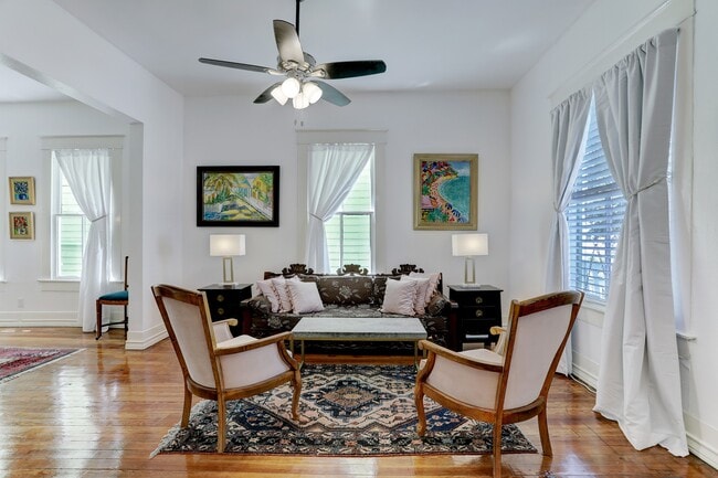 Building Photo - 1221 Sealy Ave