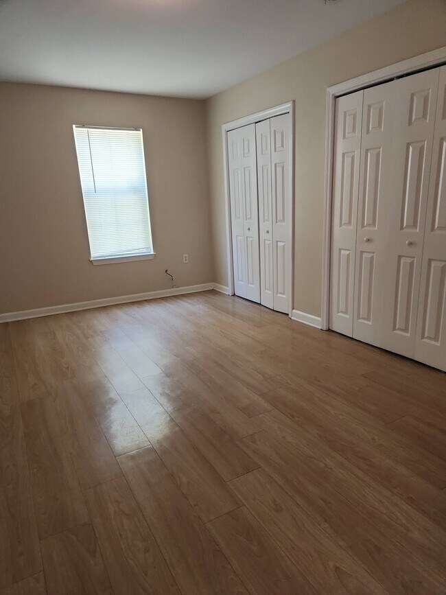 Building Photo - 5545 Banyan Trace Dr