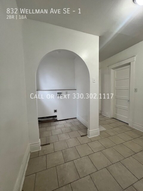 Building Photo - Large 2 bedroom first floor unit for rent ...
