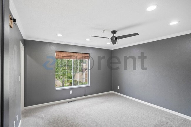 Building Photo - 5045 Hiller Ln