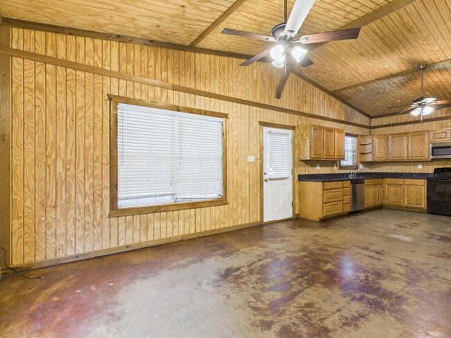 Building Photo - 5822 Leonard Rd