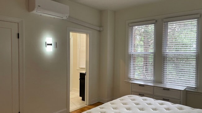 Building Photo - Newly Remodeled 1-Bedroom, 1-Bathroom Near Johns Hopkins University