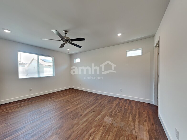Building Photo - 2726 Fierce Star Ave