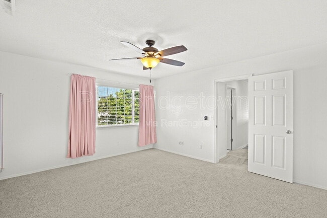 Building Photo - 2136 NE 13th Ave