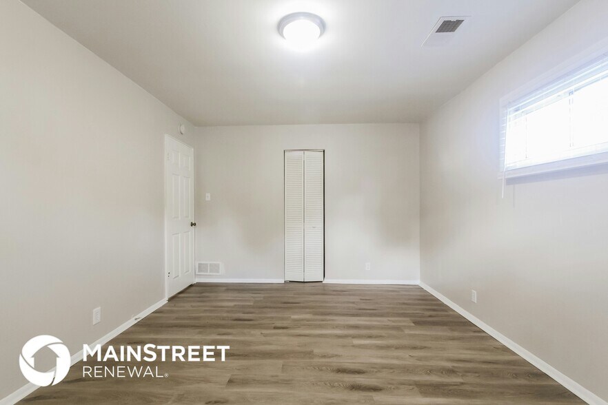 Building Photo - 1549 Nelson Ave