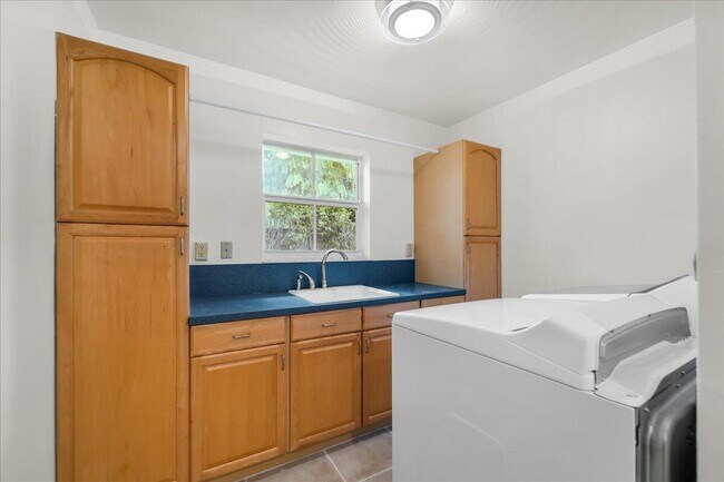 Building Photo - 2908 Banyan Blvd Cir NW