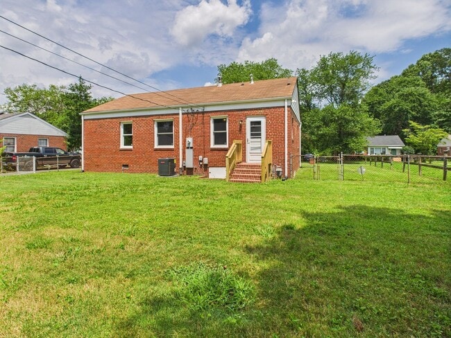 Building Photo - 1709 Glenview Rd