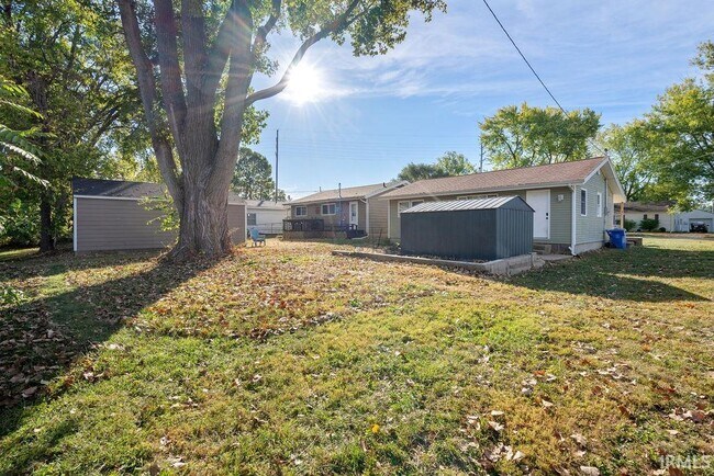 Building Photo - 1404 W Mulberry St