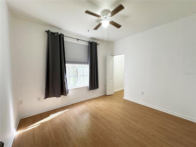 Building Photo - 12843 Madison Pointe Cir