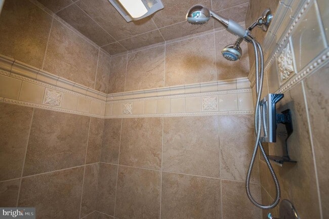 Building Photo - 5482 Royal Mile Blvd