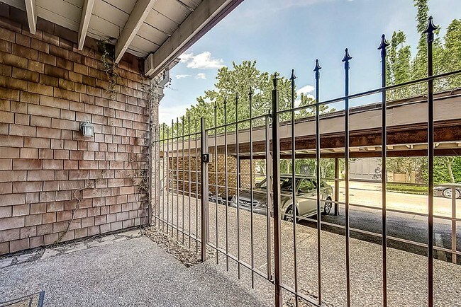 Building Photo - 5353 Institute Ln