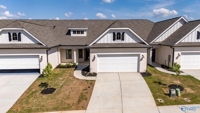 Building Photo - 203 Osceola Cir