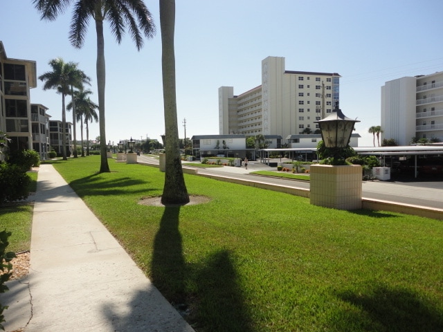 Building Photo - Beach across the Street!  Located in the Gulf Point HOA community