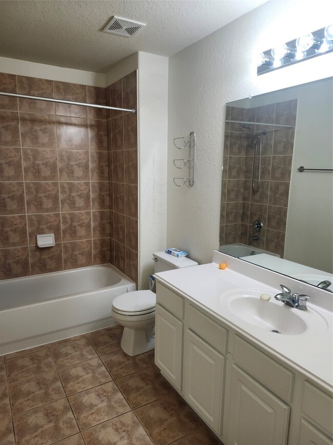 Building Photo - 28510 Rustic Pines Ct