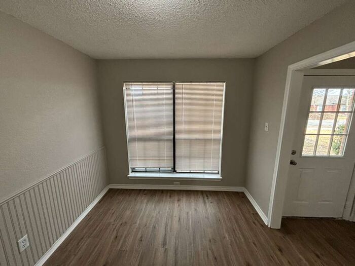 Building Photo - 1206 Devonshire Ln