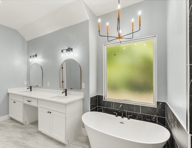 Building Photo - 244 Fawn Dr