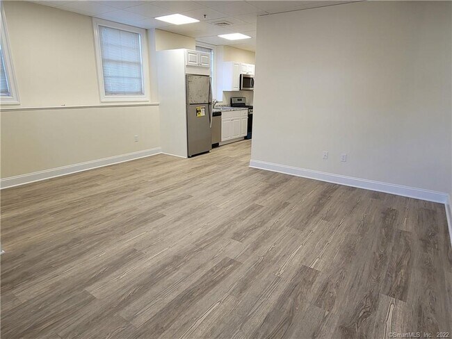 Building Photo - 128 East Ave