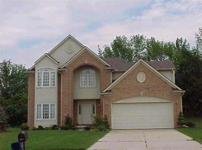 Primary Photo - 2280 Moss Rose Ct