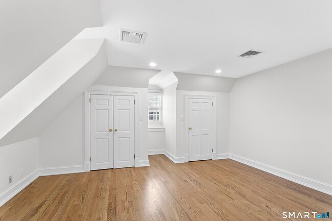 Building Photo - 249 Main St