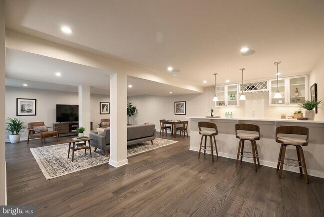Building Photo - 12 Ervin Dr