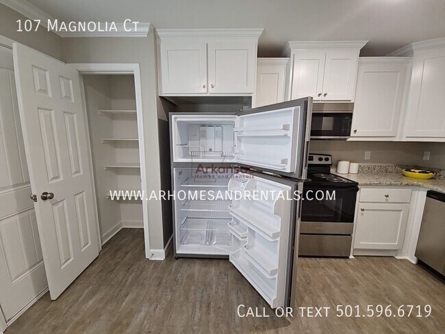 Building Photo - 107 Magnolia Ct