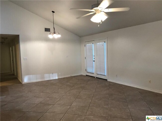 Building Photo - 113 Quail Run