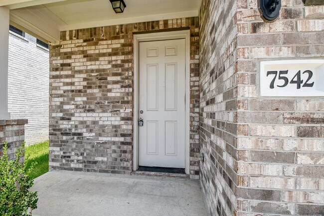 Building Photo - 7542 Coral Ter Dr