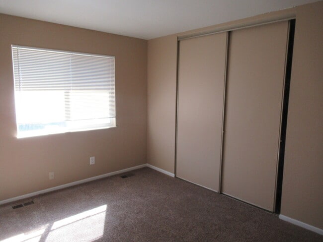 Building Photo - 7243 Sioux Cir S
