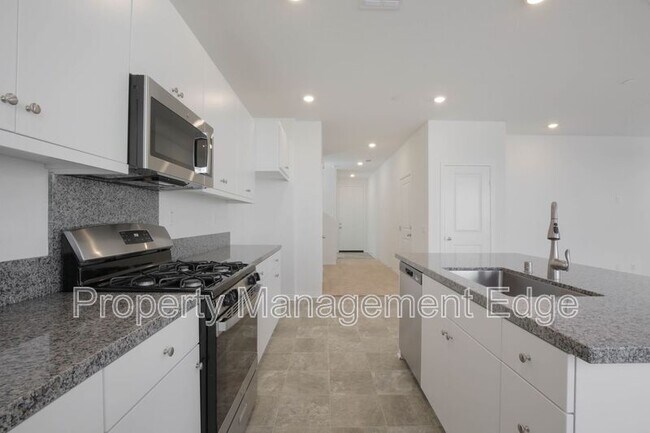 Building Photo - 30128 Bonita Spgs St