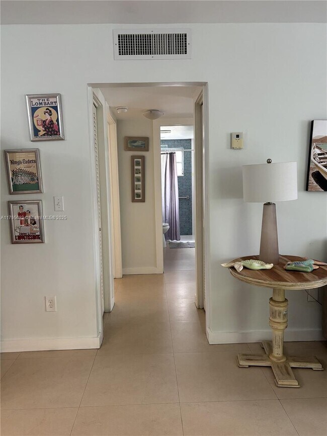 Building Photo - 130 Mendoza Ave