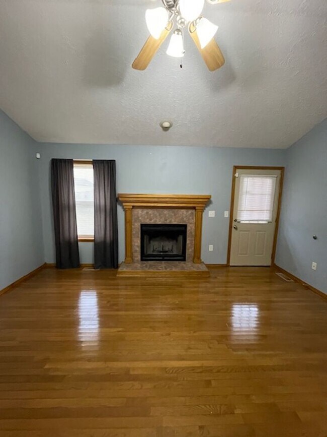 Building Photo - This All Brick home is Located in Orchard Crest West!