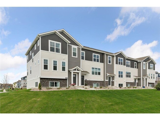 Primary Photo - 4730 Bottlebrush Ln